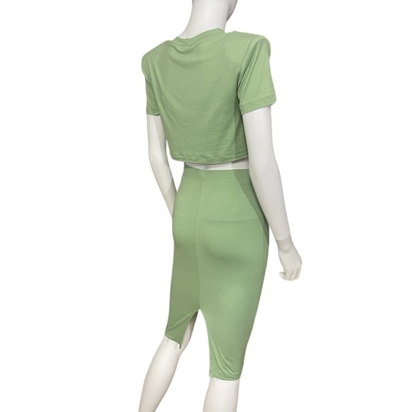 Green Padded Shoulder Skirt Set
New - Picture 5 of 8